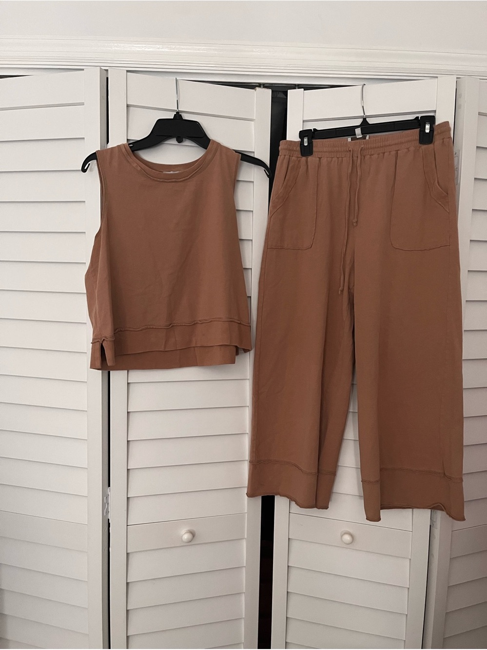 Hayden Los Angeles Loungewear Set M Brown Tan Knit Crop Top Wide Leg Pants 2Pc